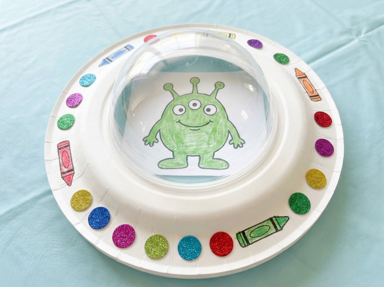 Поделка летающая тарелка НЛО из бумажных тарелок